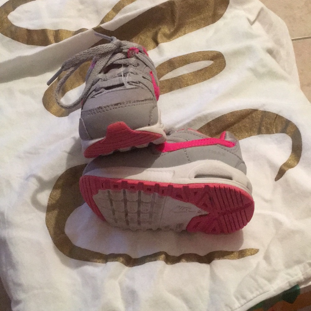 Nike - Picture 5 of 5
